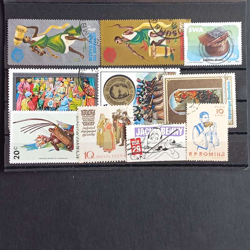 Thematics - Musical Instruments - 10 stamps - No duplication