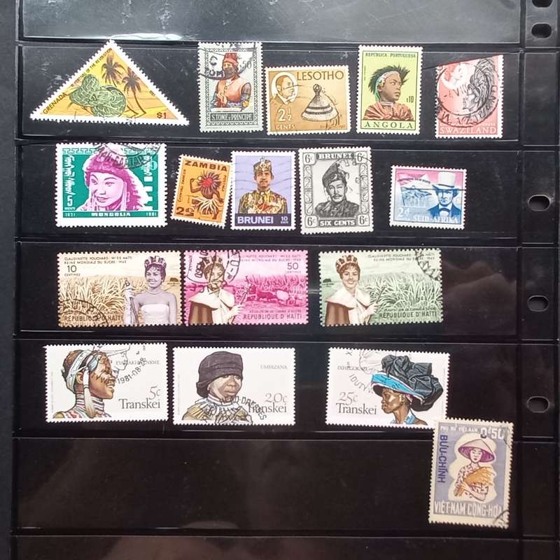 Thematics - Headgear - 34 stamps - No duplication