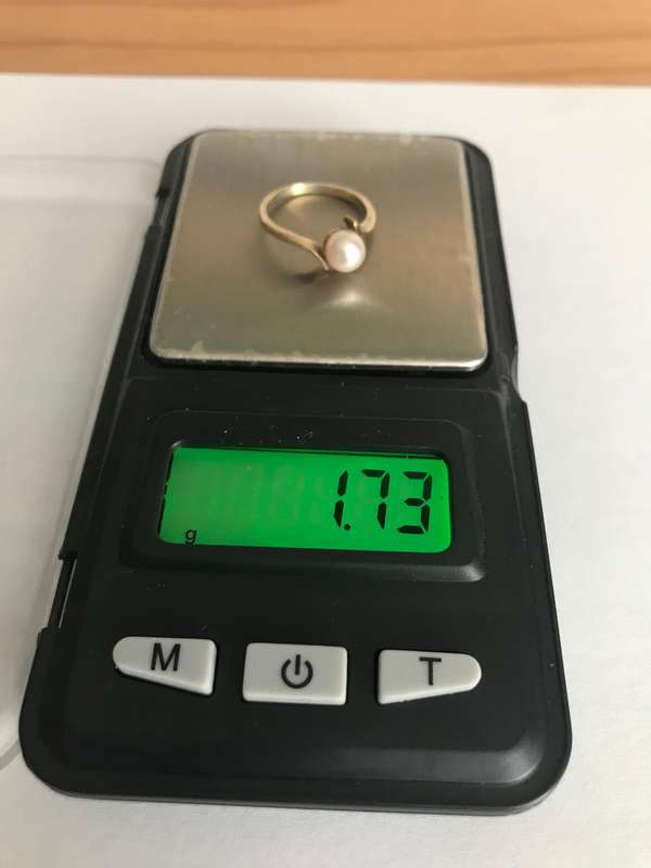 Solid 9ct Gold Ring with Akoya 6mm Pearl