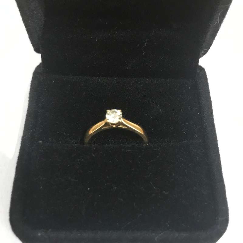 Solid 18ct Gold Solitaire Diamond Ring