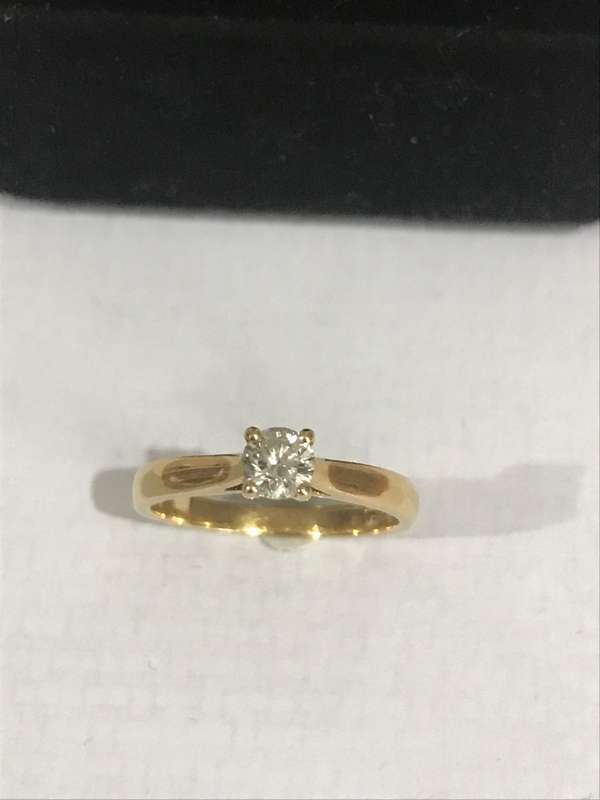 Solid 18ct Gold Solitaire Diamond Ring