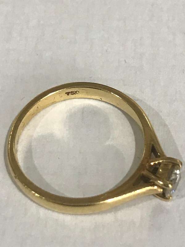 Solid 18ct Gold Solitaire Diamond Ring