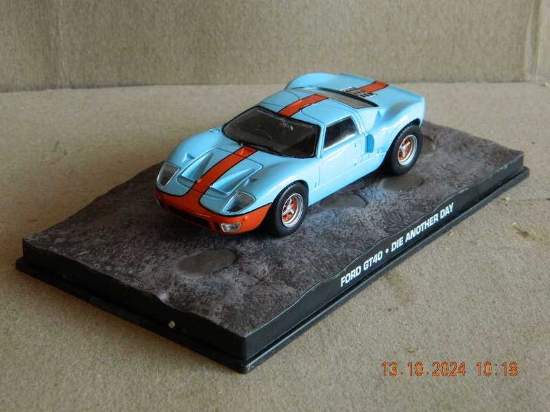 UNIVERSAL HOBBIES -  JAMES BOND 007 -  FORD GT40  -  DIE ANOTHER DAY