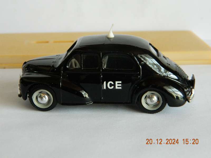 ELIGOR  -  1108 -  RENAULT 4 CV 1954 - POLICE PARISIENNE