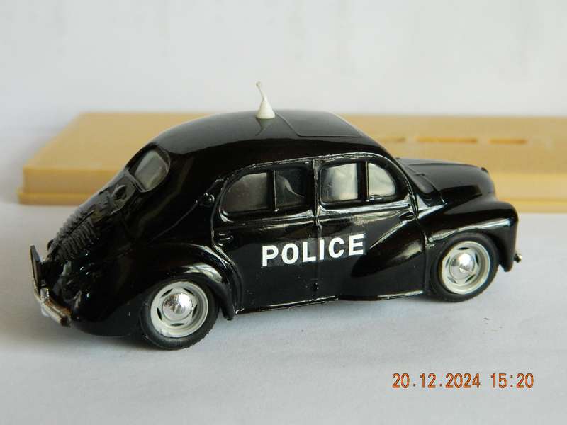 ELIGOR  -  1108 -  RENAULT 4 CV 1954 - POLICE PARISIENNE