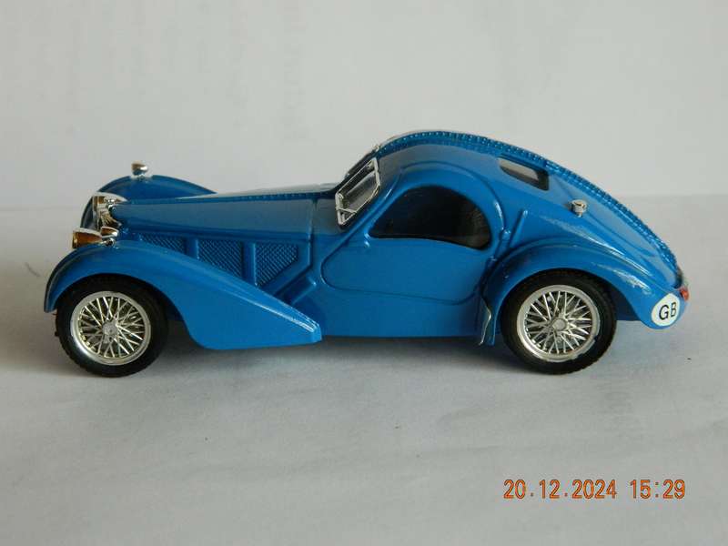 BRUMM  -   87  -  BUGATTI 57S - COUPE  165HP  -  1935-1936