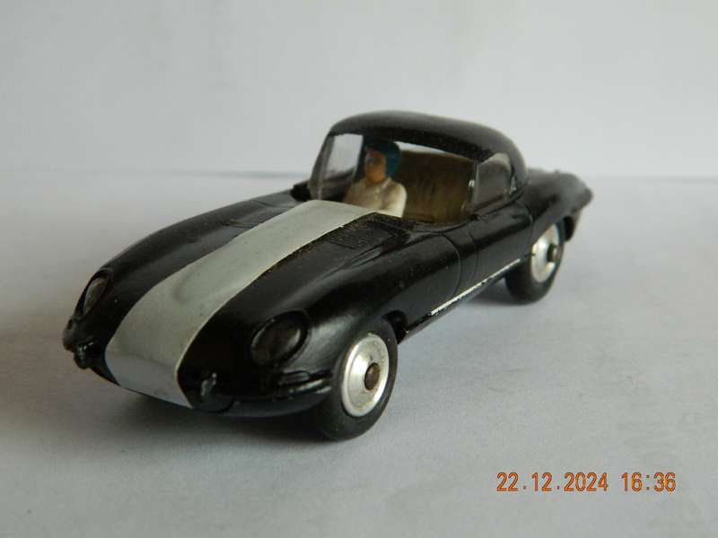 CORGI TOYS   -   307  -   E TYPE JAGUAR