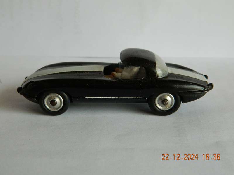CORGI TOYS   -   307  -   E TYPE JAGUAR