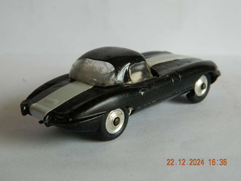 CORGI TOYS   -   307  -   E TYPE JAGUAR