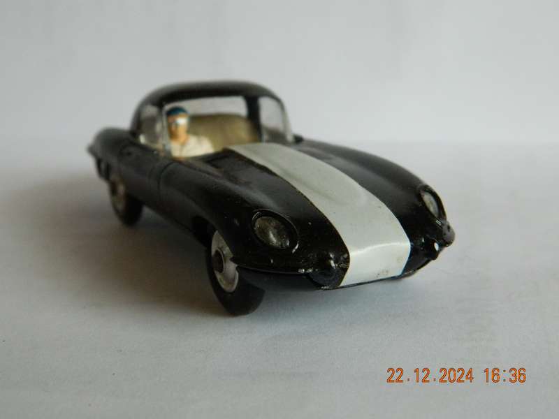 CORGI TOYS   -   307  -   E TYPE JAGUAR