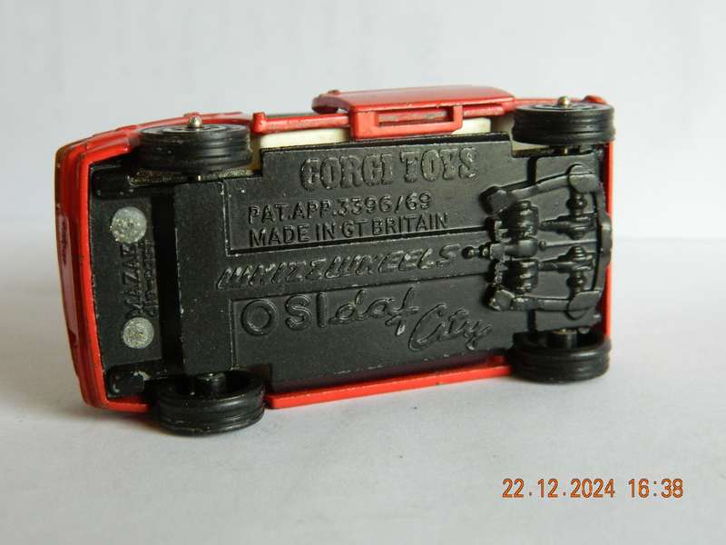 CORGI TOYS   -    WHIZWHEELS  - 283  -  DAF 'CITY' CAR
