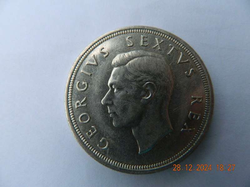 S. A. UNION   5 SHILLING  COIN  -  1952