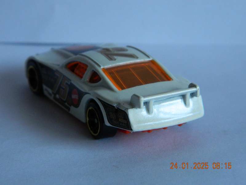 HOTWHEELS   -    -     CIRCLE TRACKER