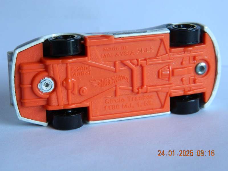 HOTWHEELS   -    -     CIRCLE TRACKER