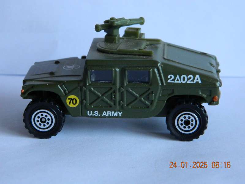 UNKNOWN   -    -     ARMY VEHICLE