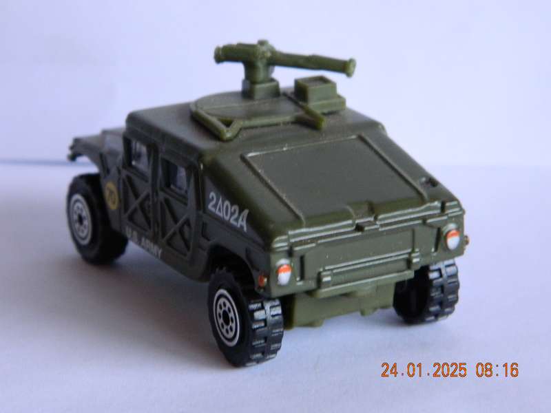 UNKNOWN   -    -     ARMY VEHICLE