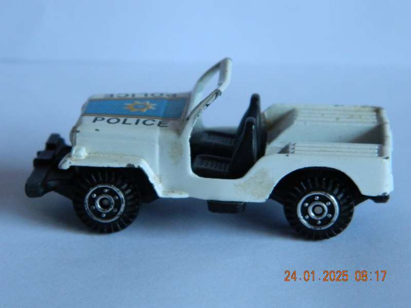 UNKNOWN   -    -     POLICE JEEP