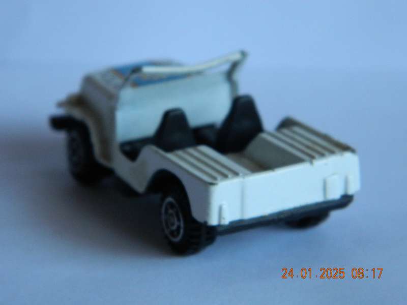 UNKNOWN   -    -     POLICE JEEP
