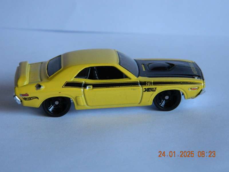 HOTWHEELS  -   1971 DODGE CHALLENGER