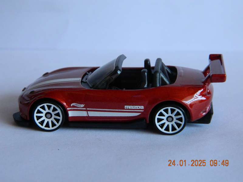 HOTWHEELS   -    -    MAZDA  MX5