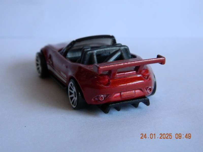HOTWHEELS   -    -    MAZDA  MX5