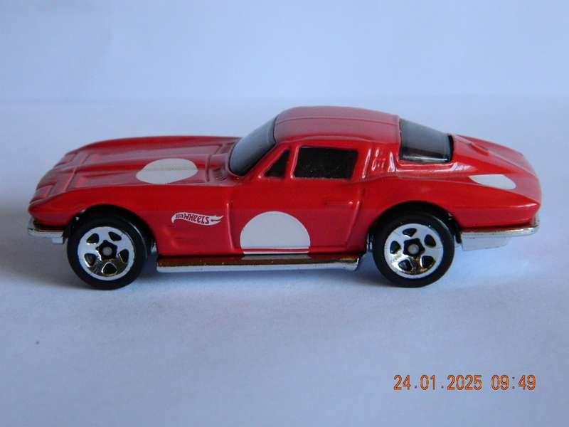 HOTWHEELS   -    -    1964  CORVETTE STING RAY