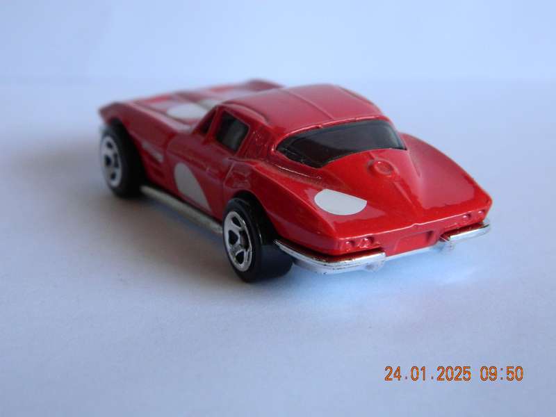 HOTWHEELS   -    -    1964  CORVETTE STING RAY