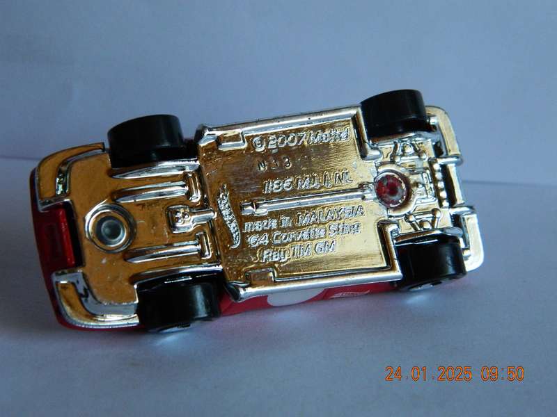 HOTWHEELS   -    -    1964  CORVETTE STING RAY