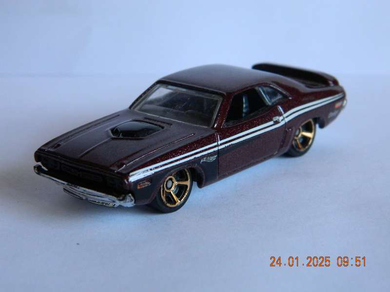 HOTWHEELS   -    -    1971   DODGE CHALLENGER