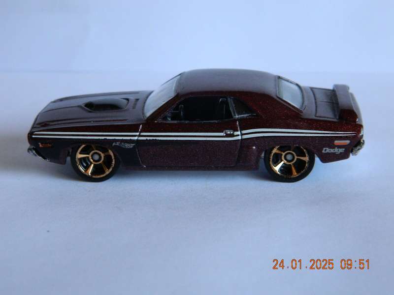 HOTWHEELS   -    -    1971   DODGE CHALLENGER