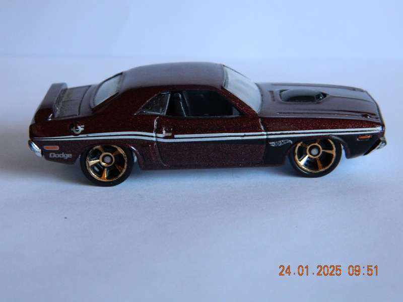 HOTWHEELS   -    -    1971   DODGE CHALLENGER