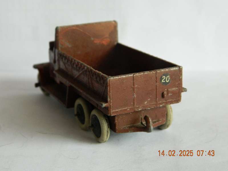 DINKY TOYS  -  151b  -  6 WHEEL WAGON