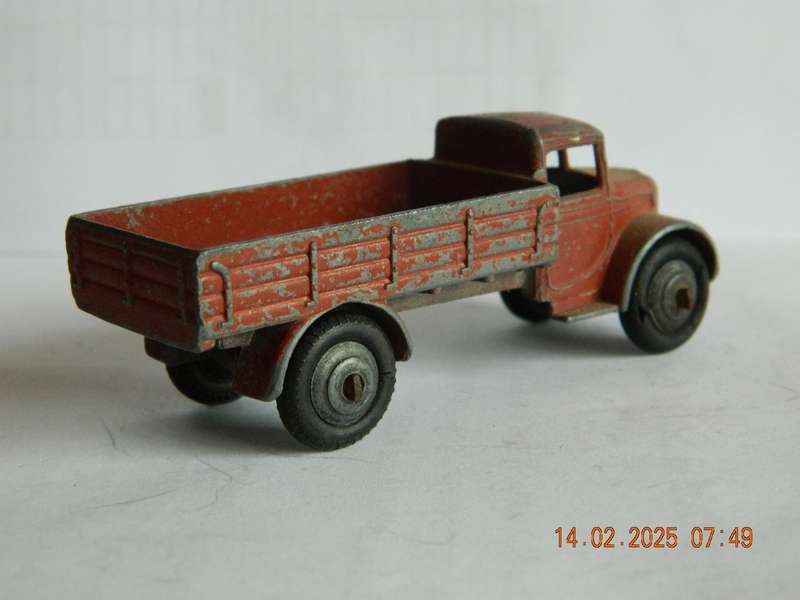 DINKY TOYS  -  22c  -  MOTOR TRUCK