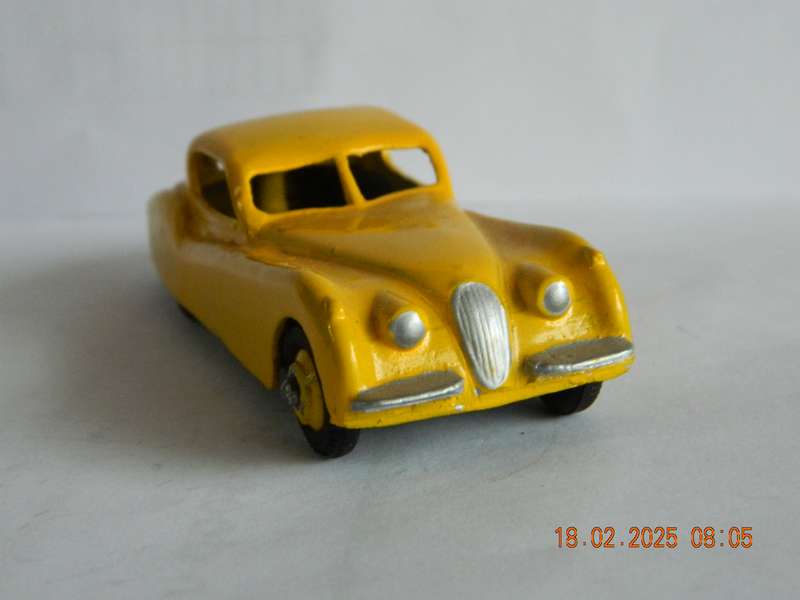 DINKY TOYS  -  157  -  JAGUAR  XK 120