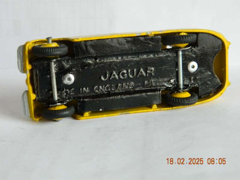 DINKY TOYS  -  157  -  JAGUAR  XK 120