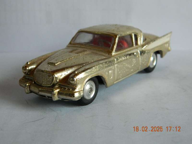 CORGI TOYS -   -  211S  -  STUDEBAKER GOLDEN HAWK
