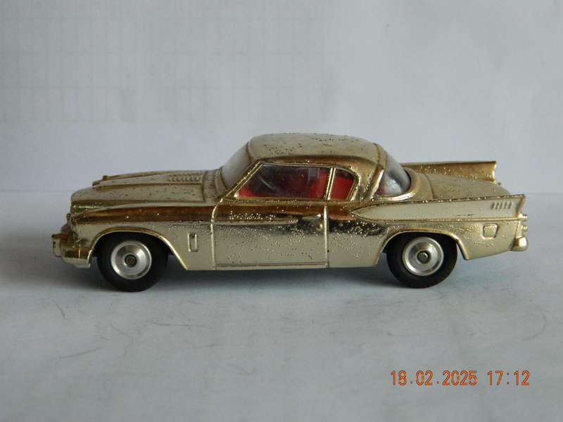 CORGI TOYS -   -  211S  -  STUDEBAKER GOLDEN HAWK