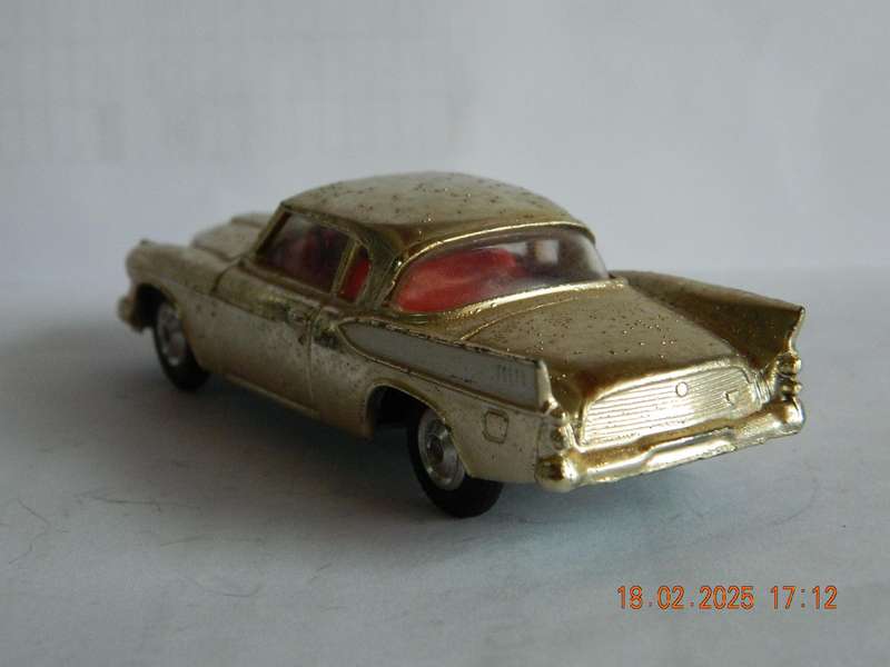 CORGI TOYS -   -  211S  -  STUDEBAKER GOLDEN HAWK