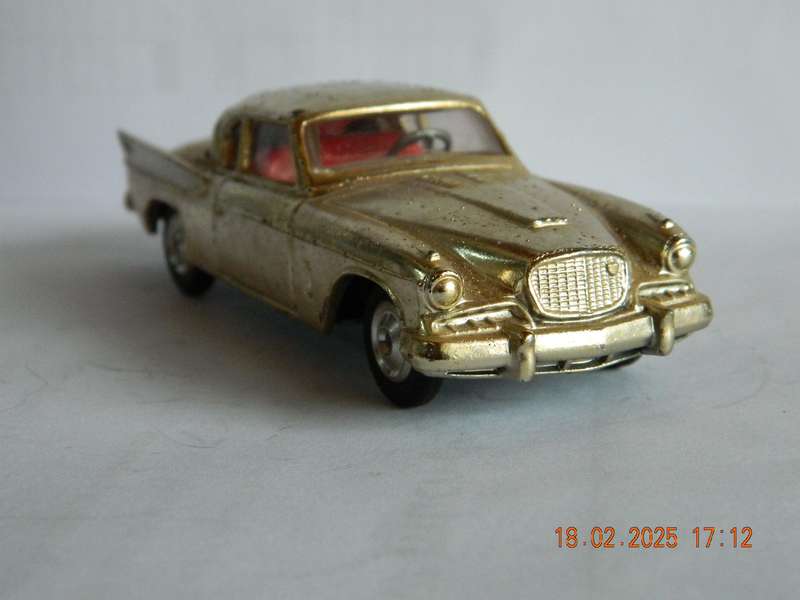 CORGI TOYS -   -  211S  -  STUDEBAKER GOLDEN HAWK
