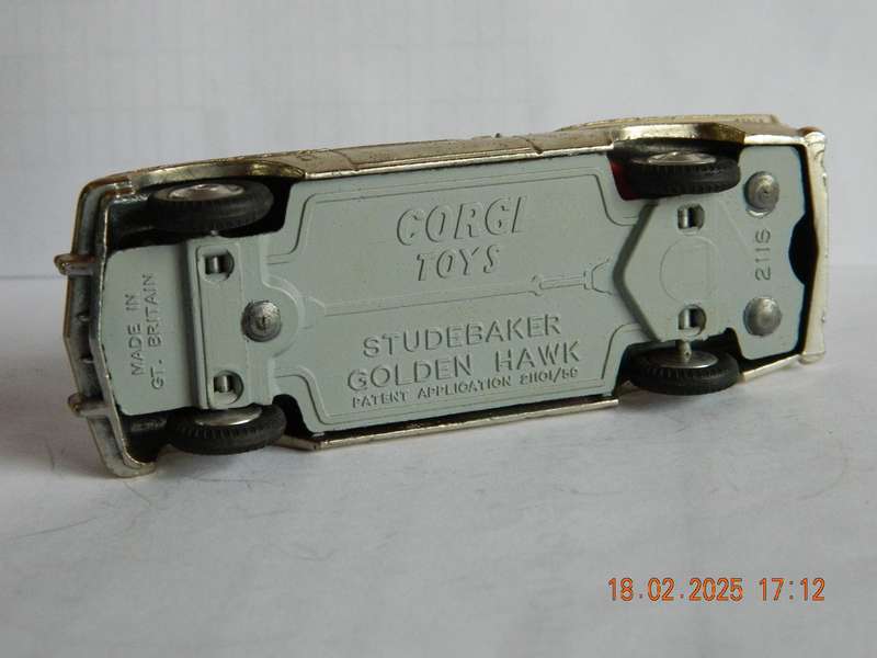 CORGI TOYS -   -  211S  -  STUDEBAKER GOLDEN HAWK