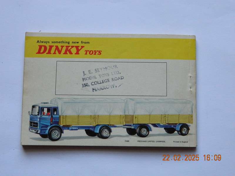 DINKY TOYS  -  PRODUCT MAGAZINE  -  NUMBER. 4  -  104 PAGES