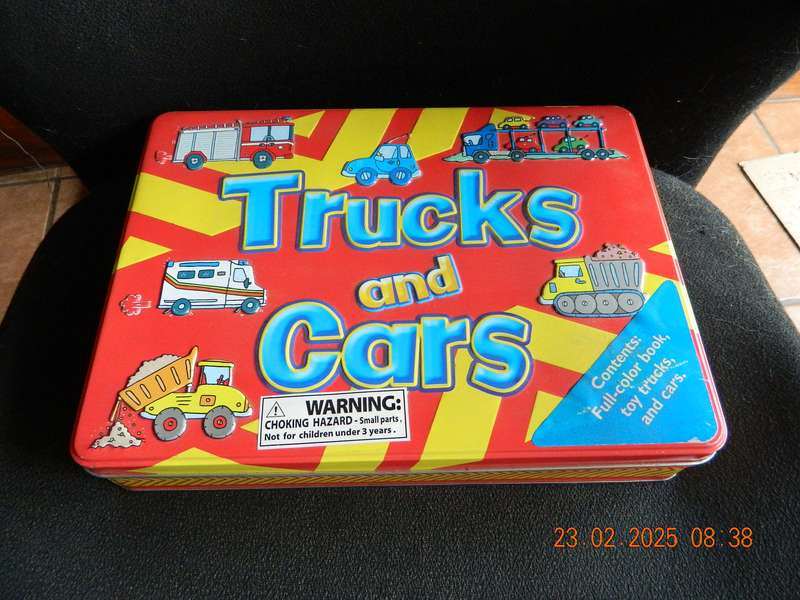 PARRAGON PUBLISHING  -  TRUCKS AND CARS IN A TIN BOX
