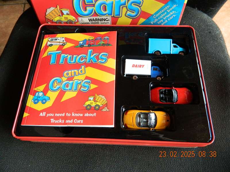 PARRAGON PUBLISHING  -  TRUCKS AND CARS IN A TIN BOX