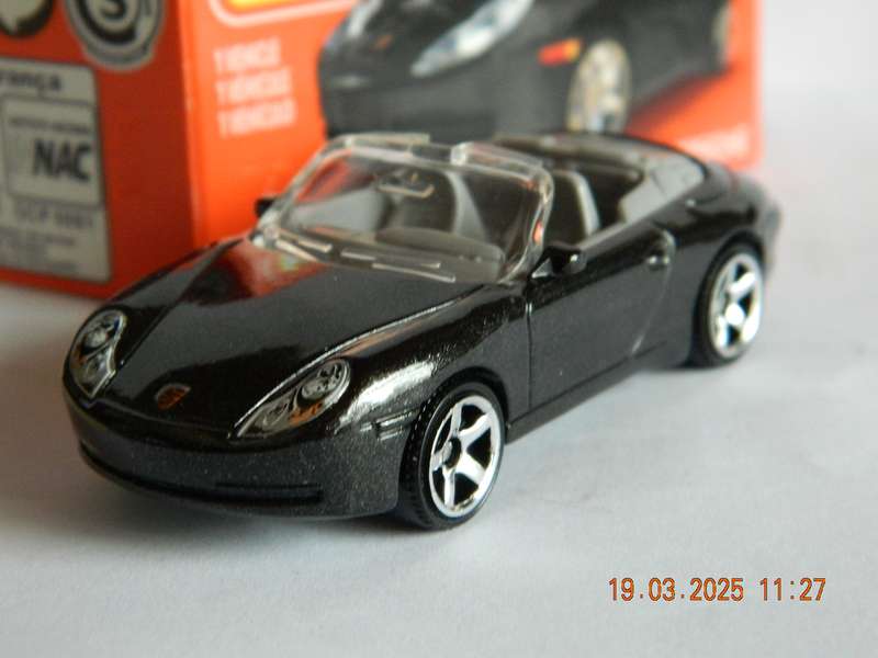 MATCHBOX   -  MB423 -   PORSCHE 911 CARRERA CABRIOLET