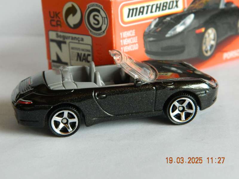 MATCHBOX   -  MB423 -   PORSCHE 911 CARRERA CABRIOLET