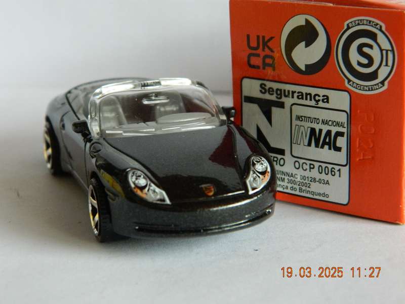 MATCHBOX   -  MB423 -   PORSCHE 911 CARRERA CABRIOLET