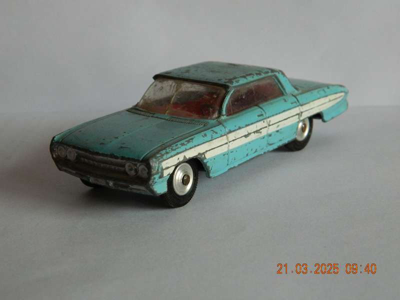CORGI TOYS -  235   -   OLDSMOBILE  SUPER  88
