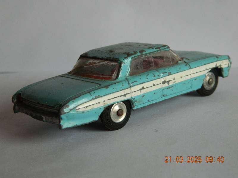 CORGI TOYS -  235   -   OLDSMOBILE  SUPER  88