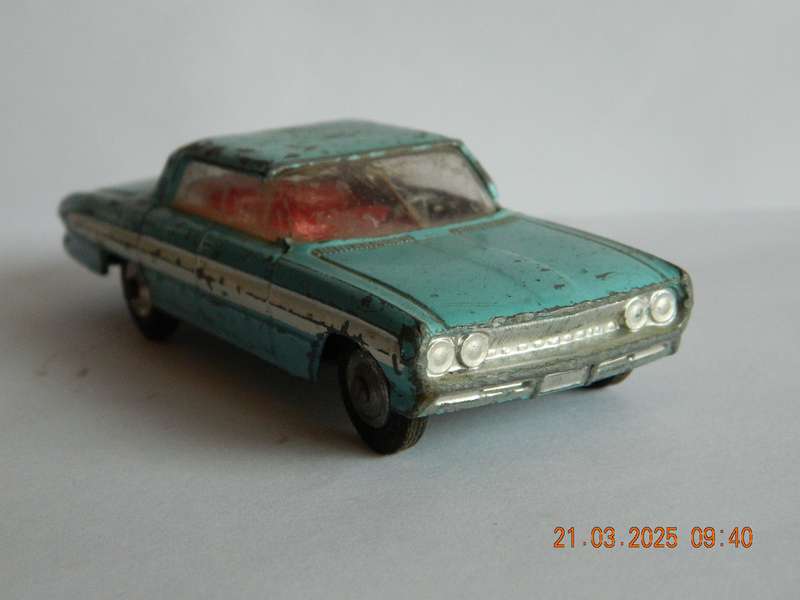 CORGI TOYS -  235   -   OLDSMOBILE  SUPER  88