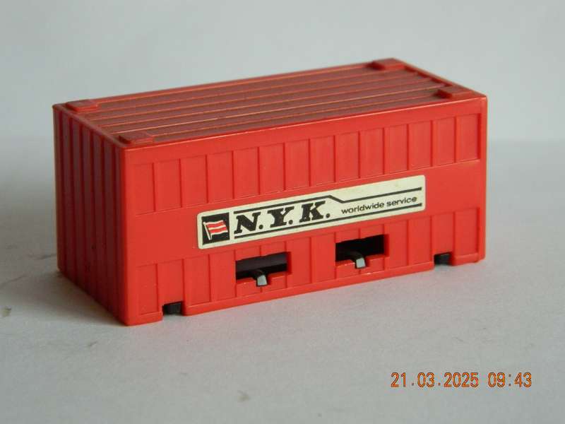 MATCHBOX   -  25  -  P.S.I.  CONTAINER